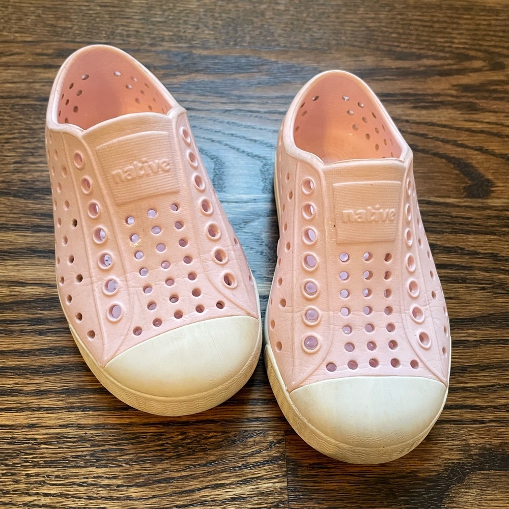 Native Jefferson Toddler Slip-ons, size c8